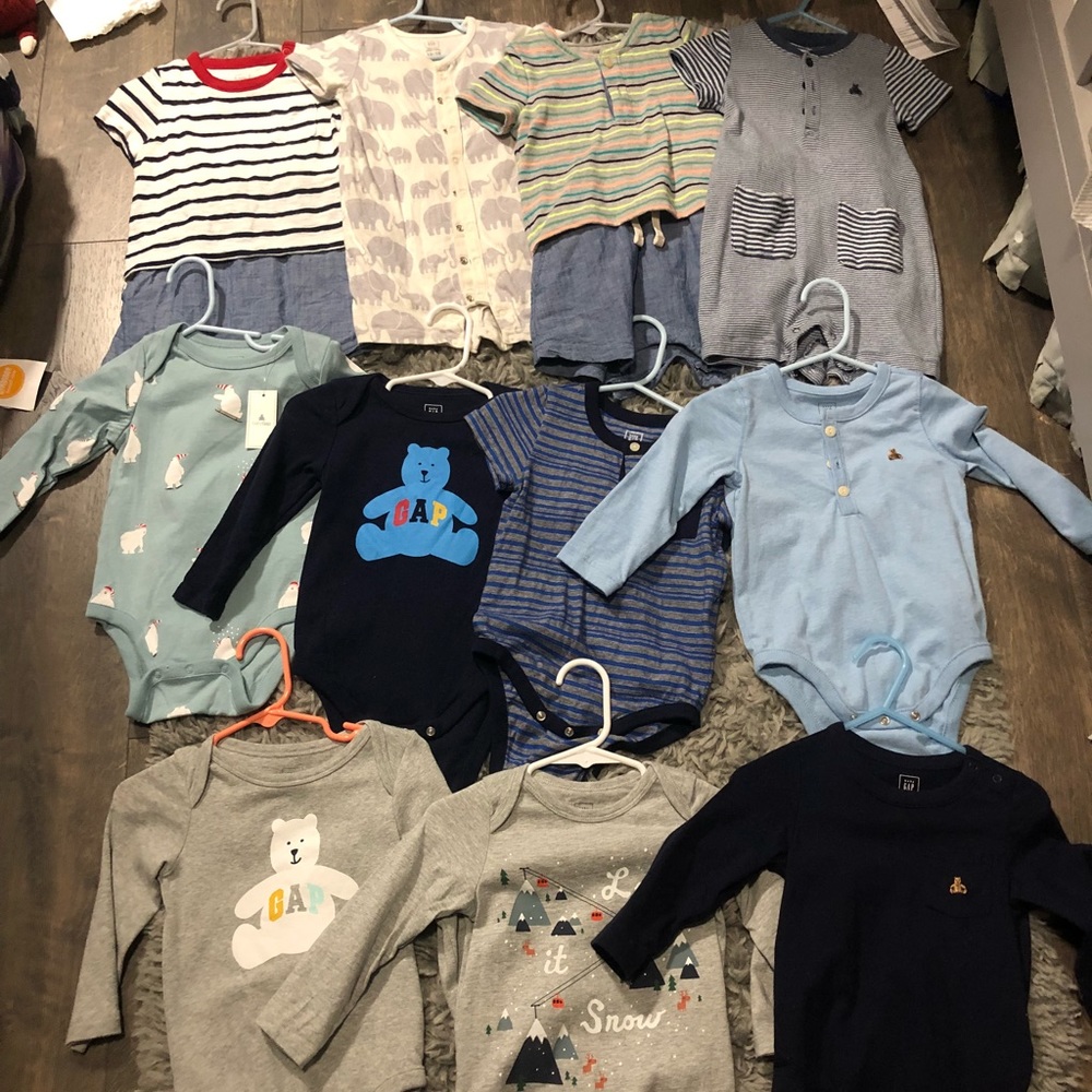 11 pc Baby Gap Lot 12-18 Months